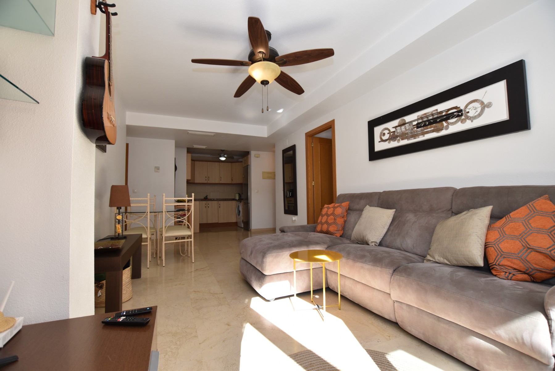 Master bedroom in apartment for sale in Algorfa