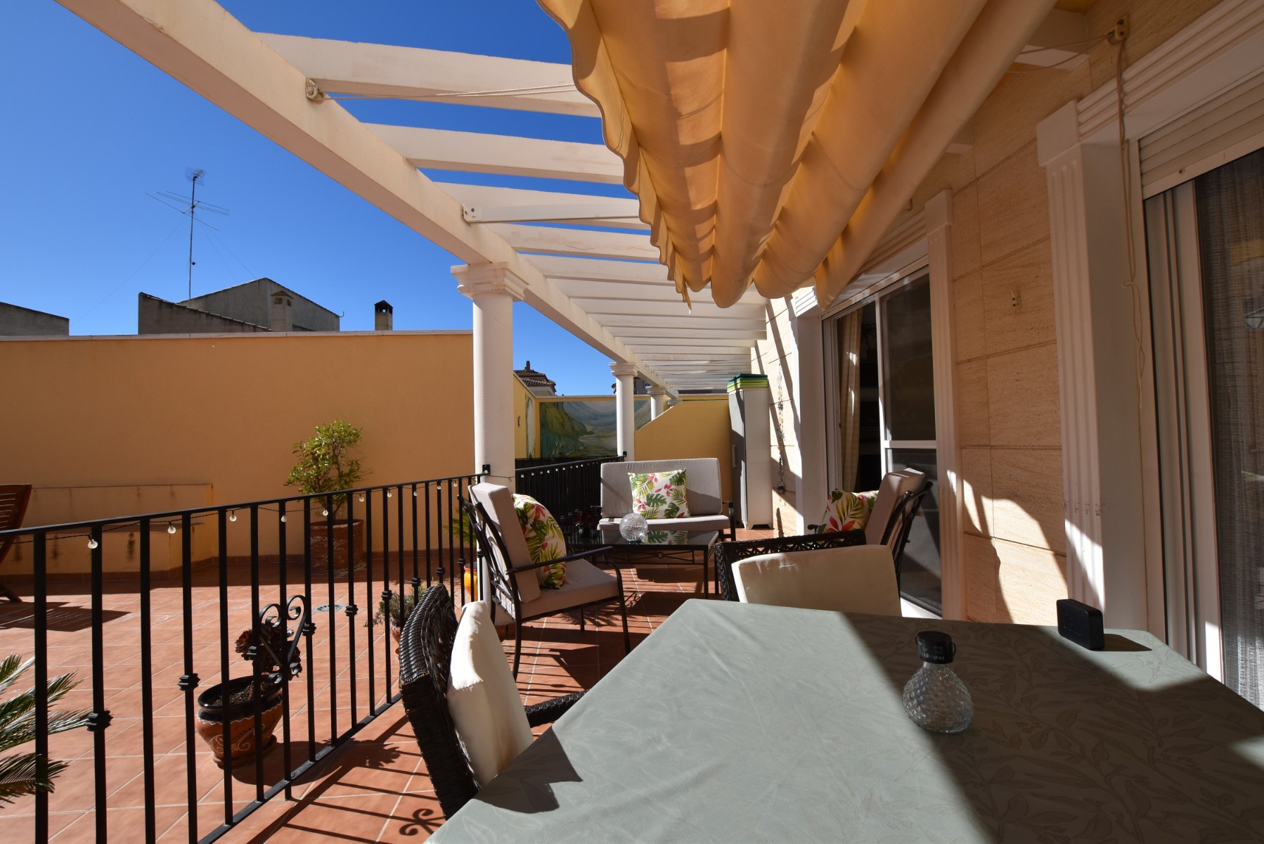 Living room in apartment for sale in Algorfa