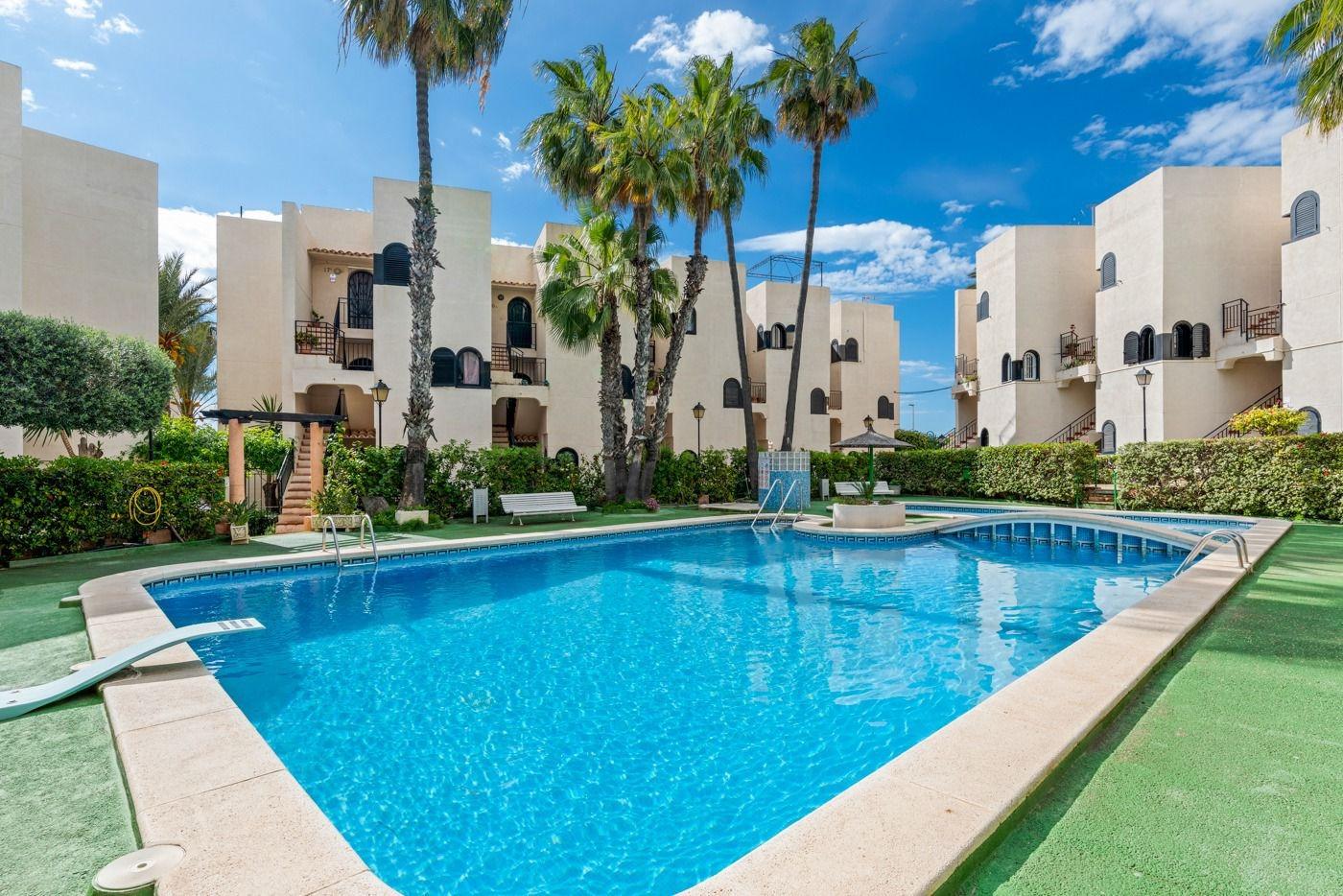Terrace in apartment for sale in Torrevieja