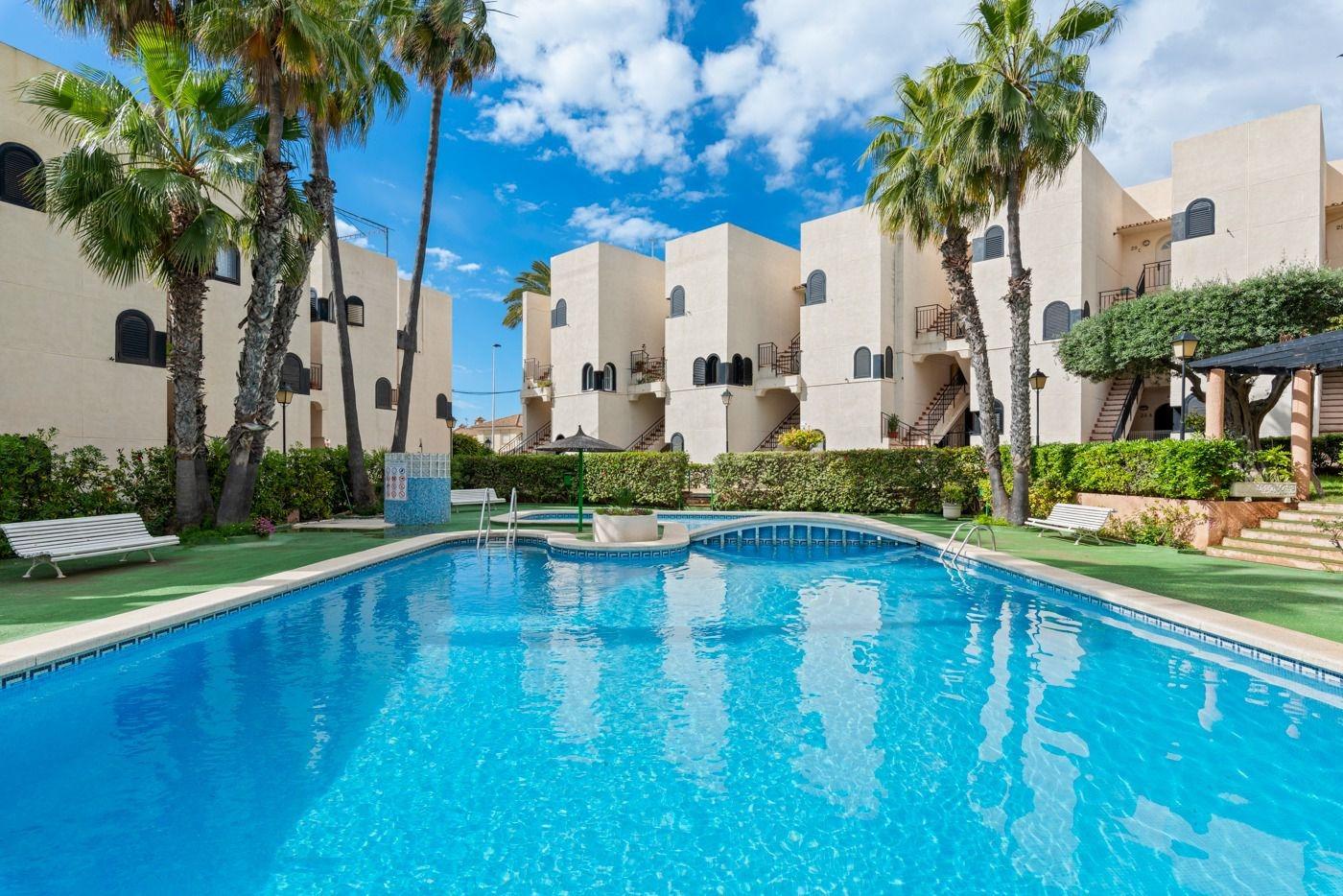 Pool area in apartment for sale in Torrevieja