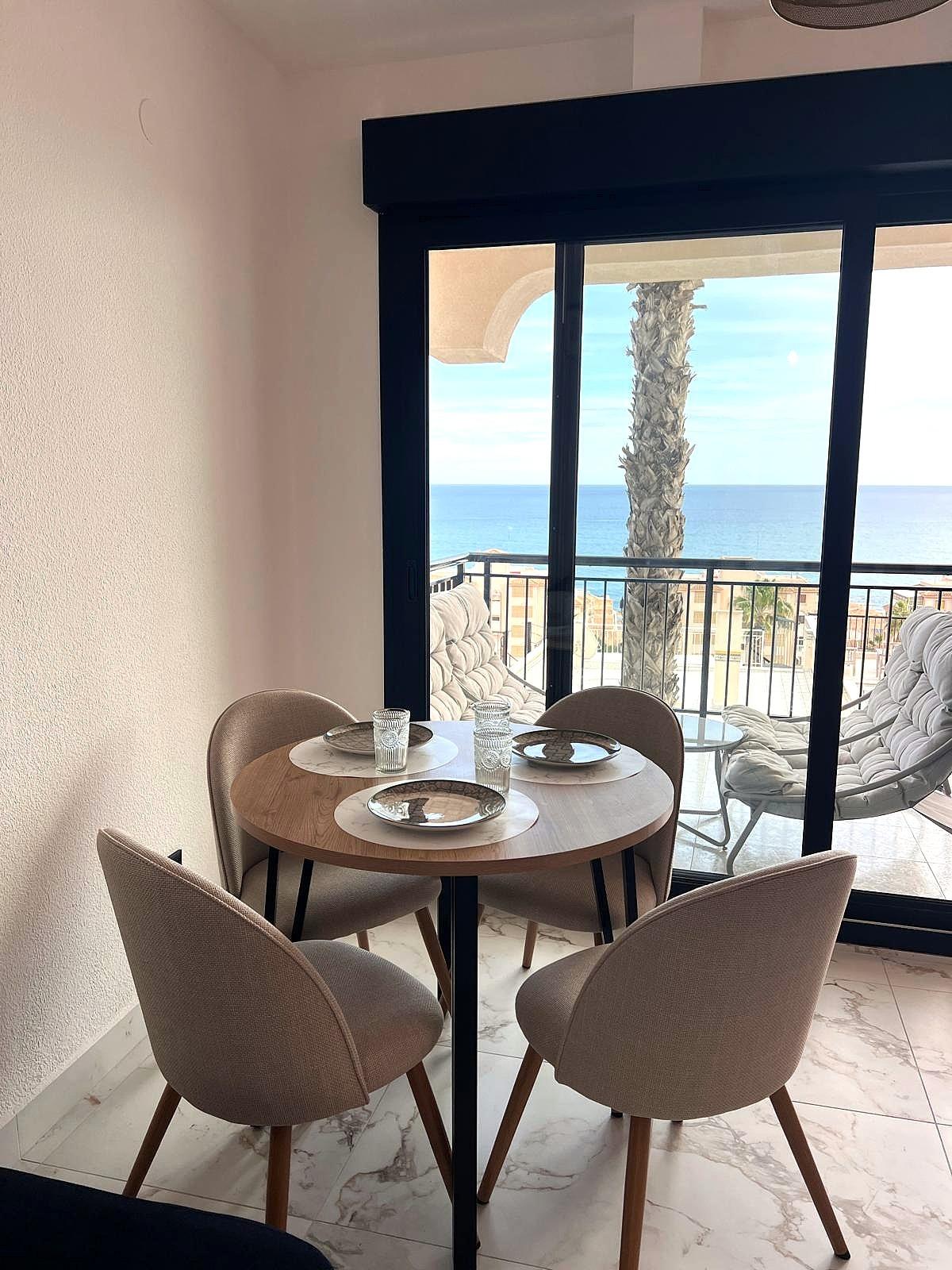 Bedroom in apartment for sale in Torrevieja