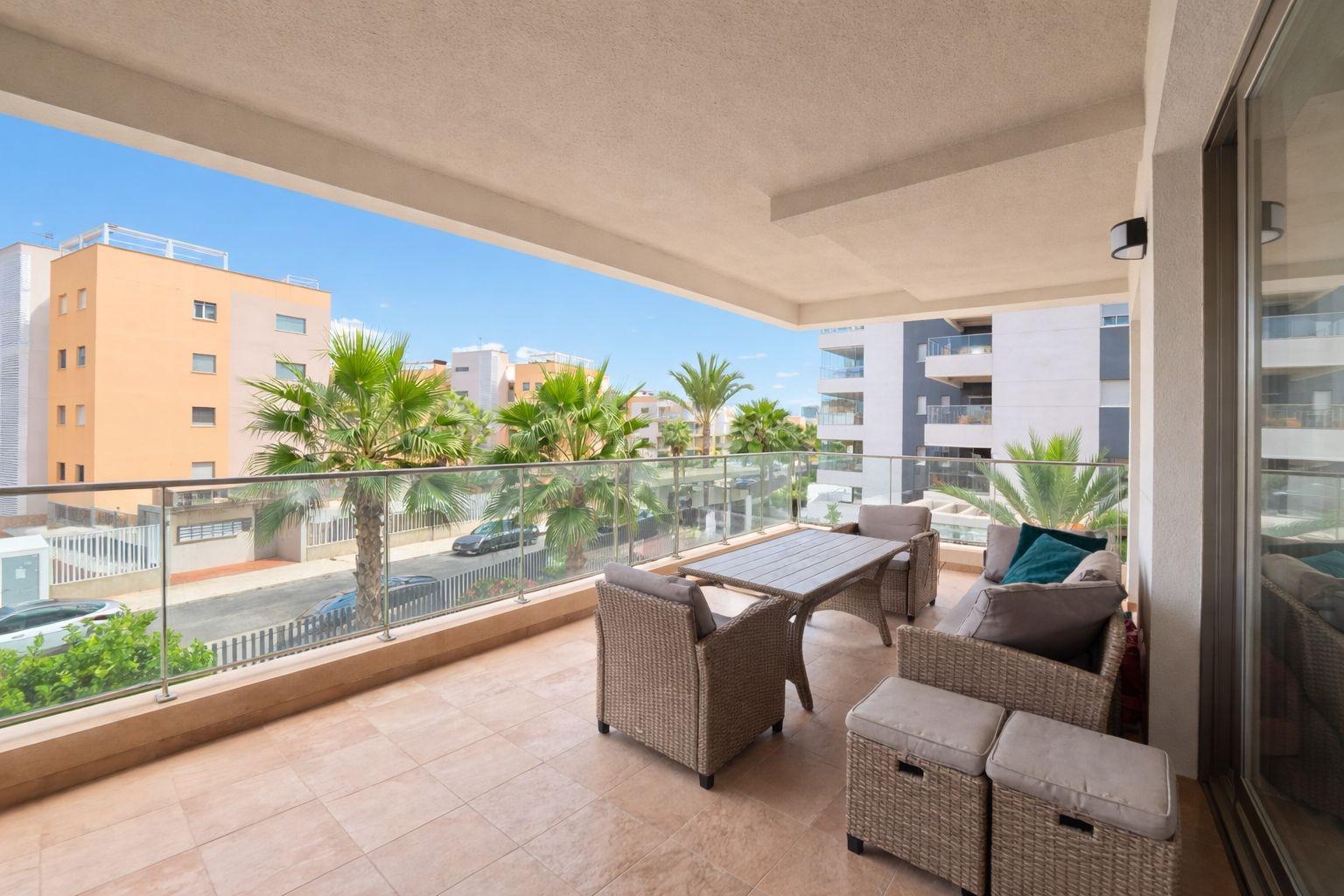 Bedroom in apartment for sale in Orihuela Costa