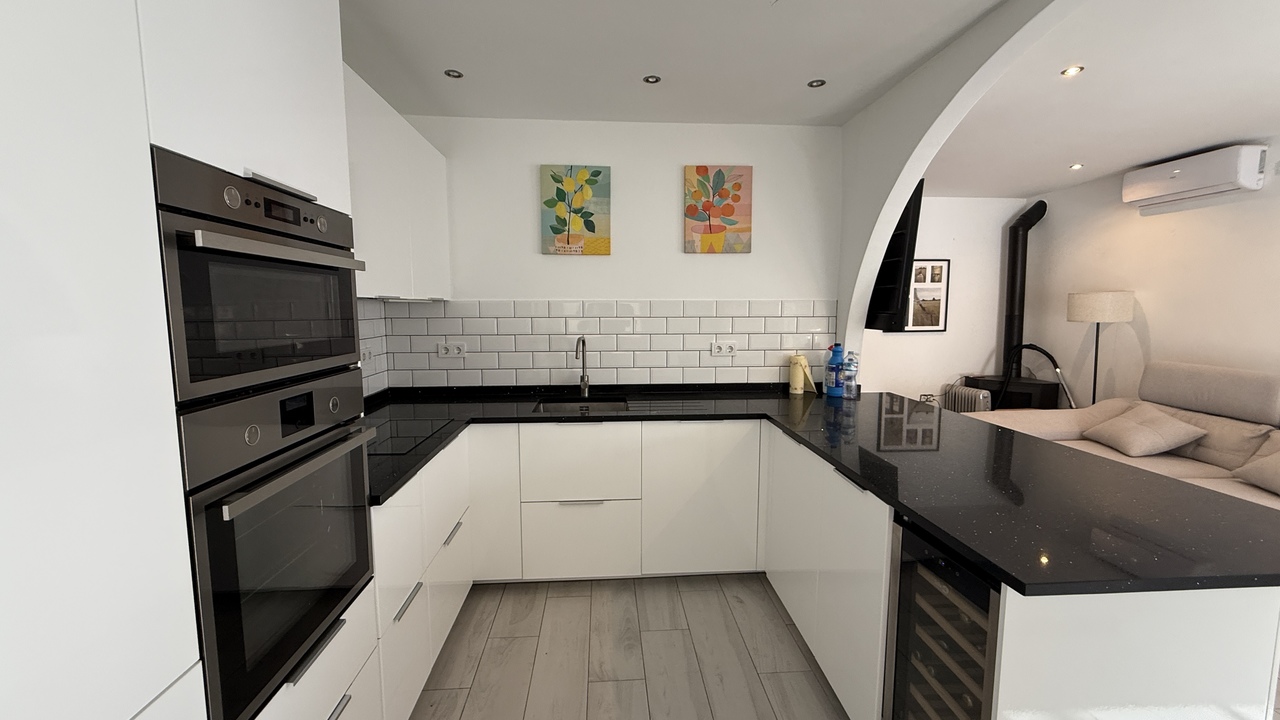 Bedroom in villa for sale in Villamartin