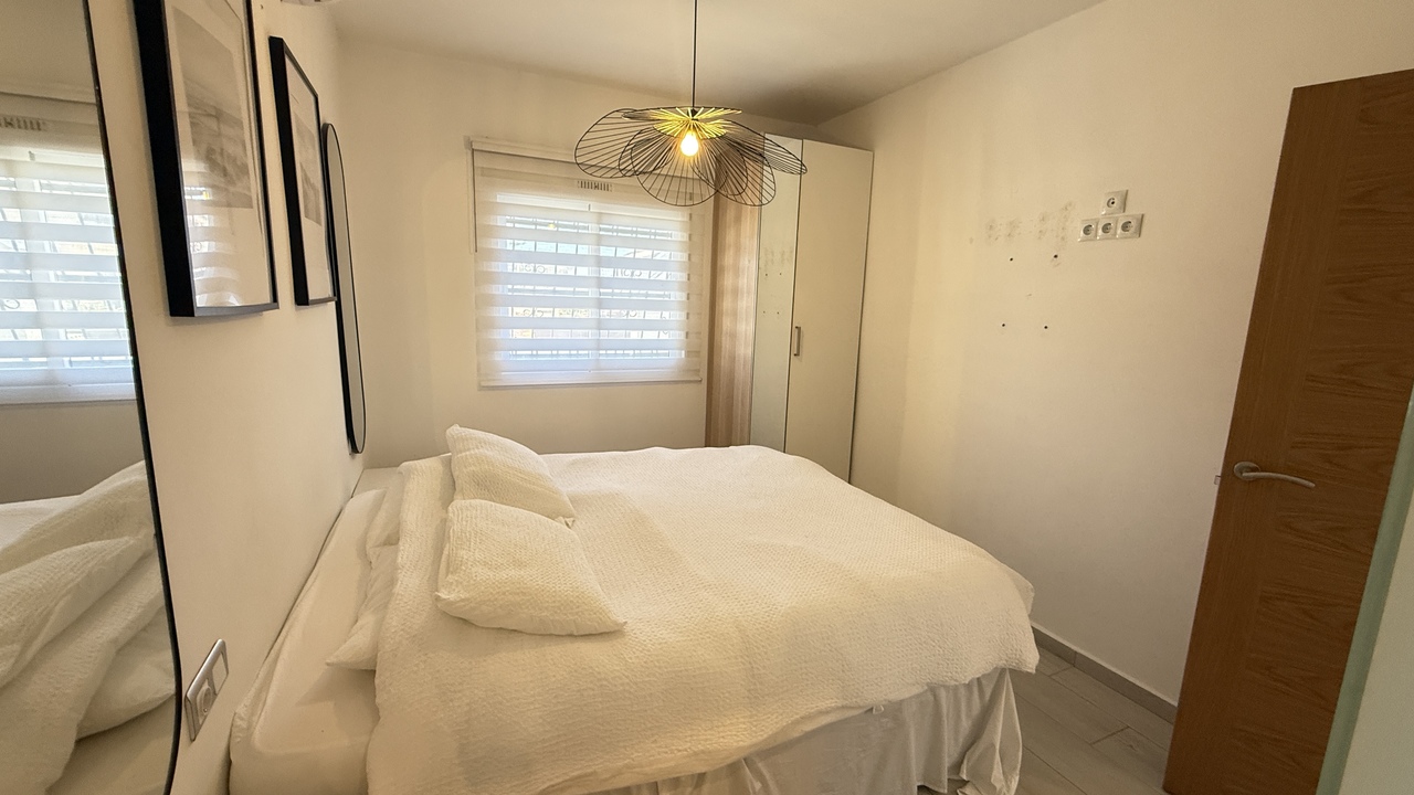 Bedroom in villa for sale in Villamartin