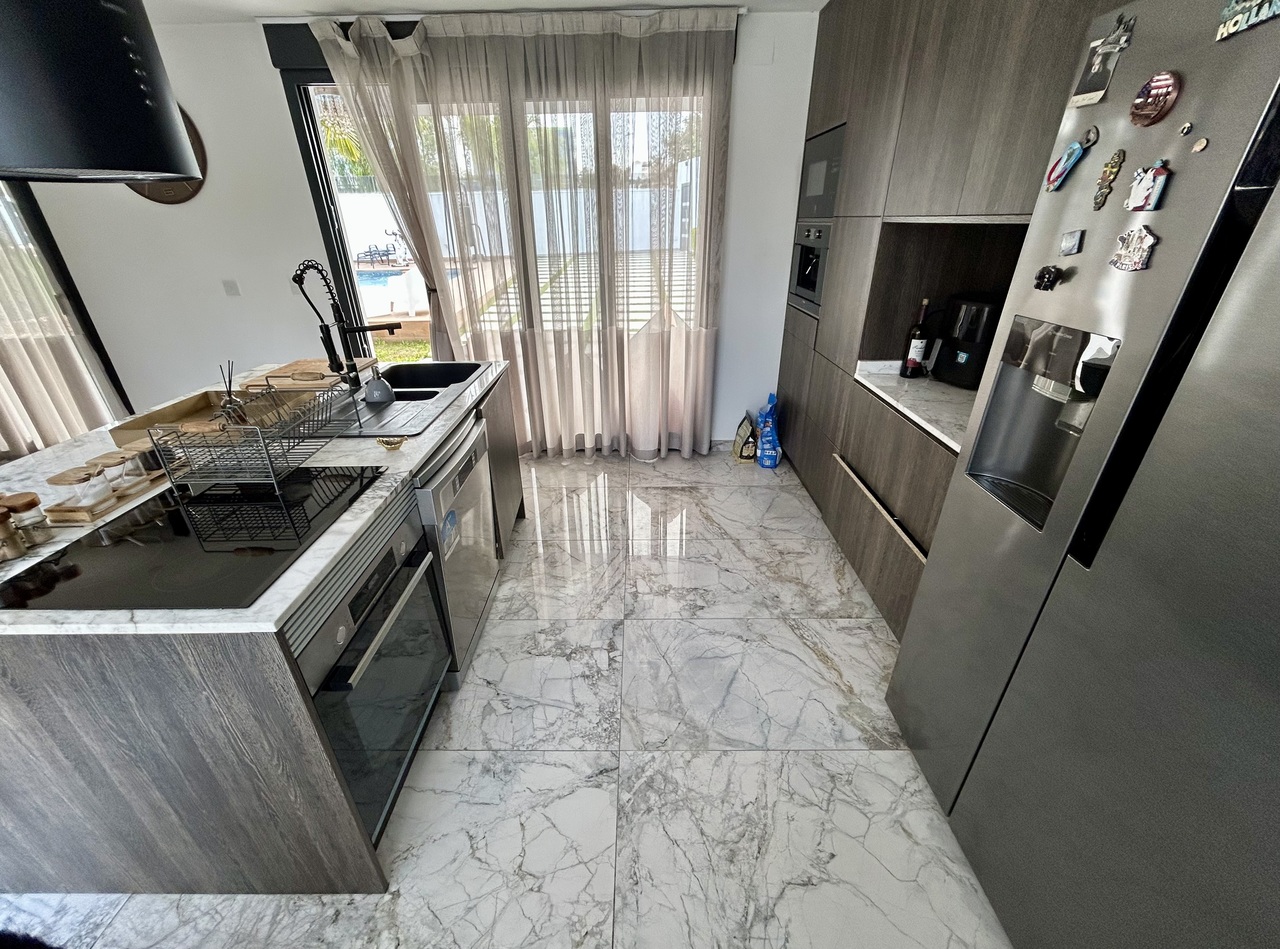 Bathroom in villa for sale in Los Balcones
