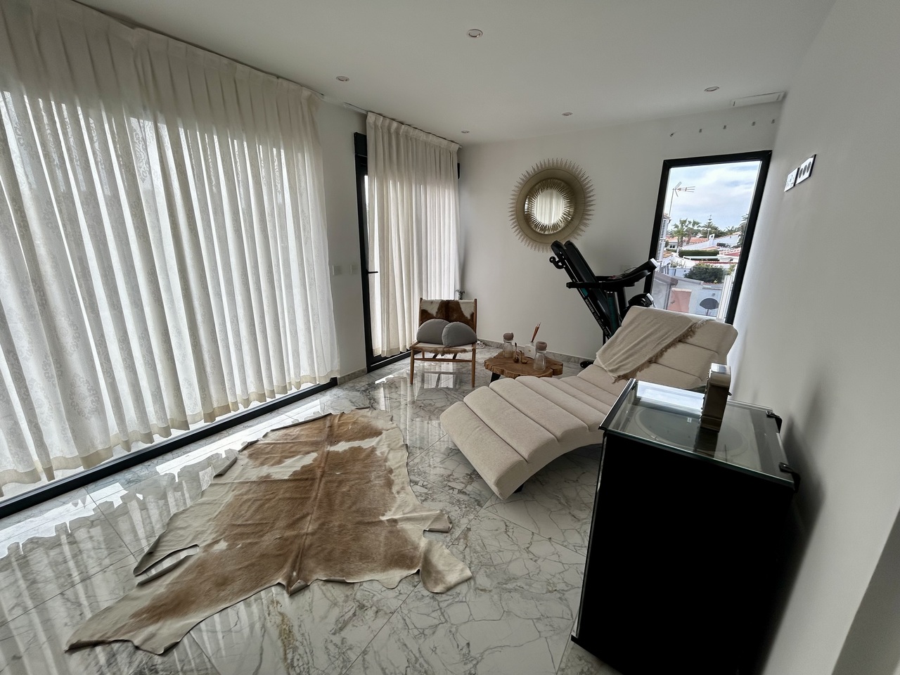 Living room in villa for sale in Los Balcones