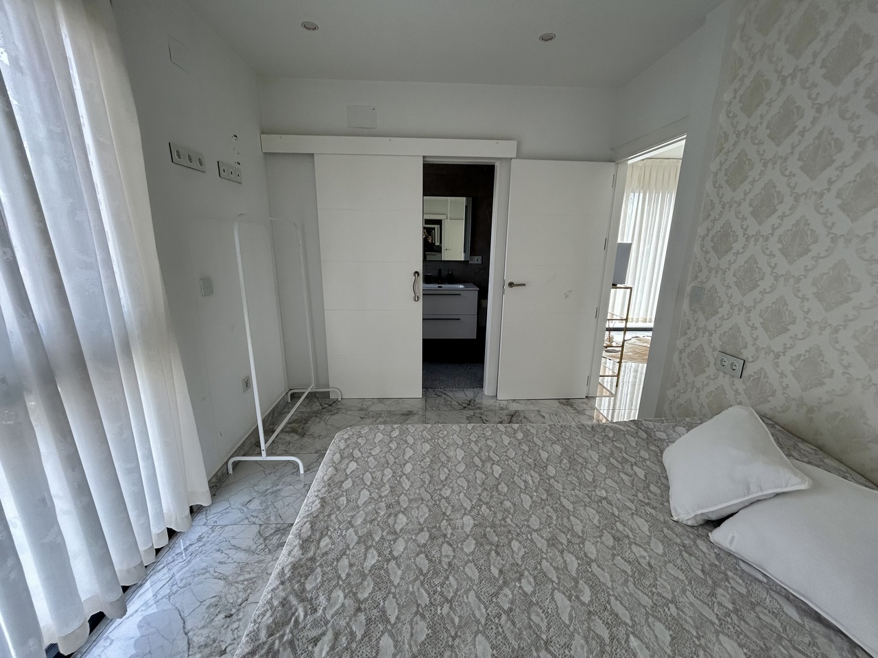 Garden in villa for sale in Los Balcones