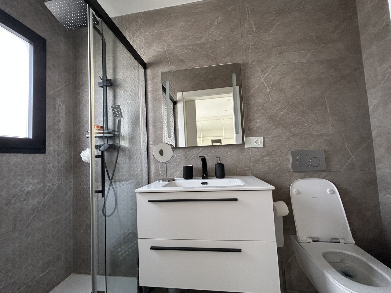 Bedroom in villa for sale in Los Balcones