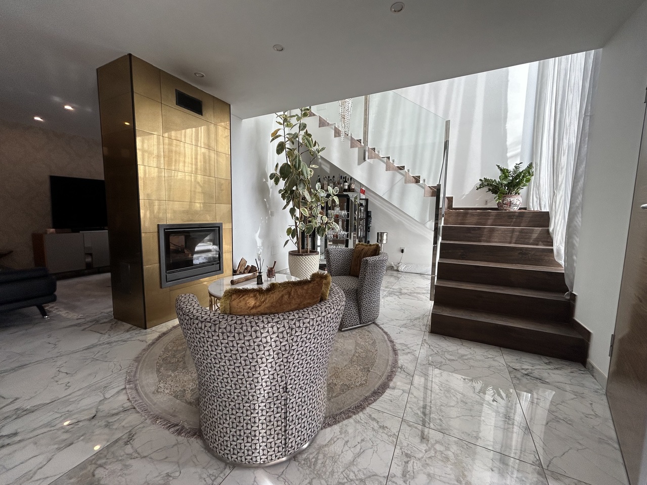 Terrace in villa for sale in Los Balcones