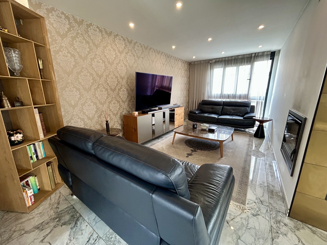 Garden in villa for sale in Los Balcones