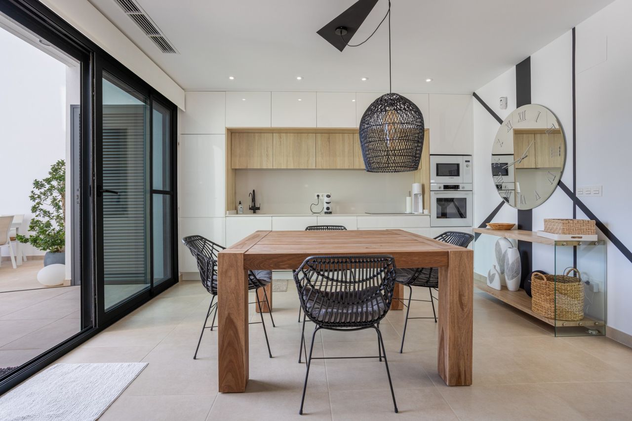 Master bedroom in villa for sale in Benijofar