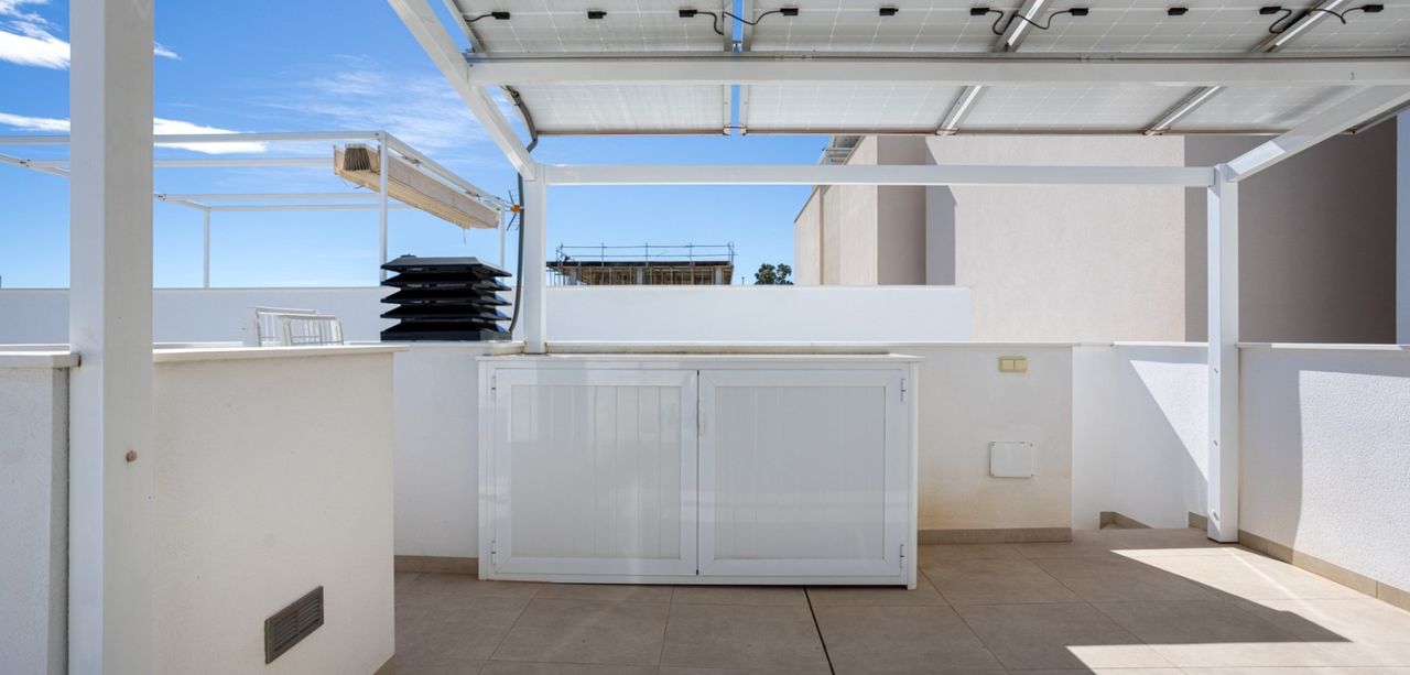 Garden in villa for sale in Benijofar