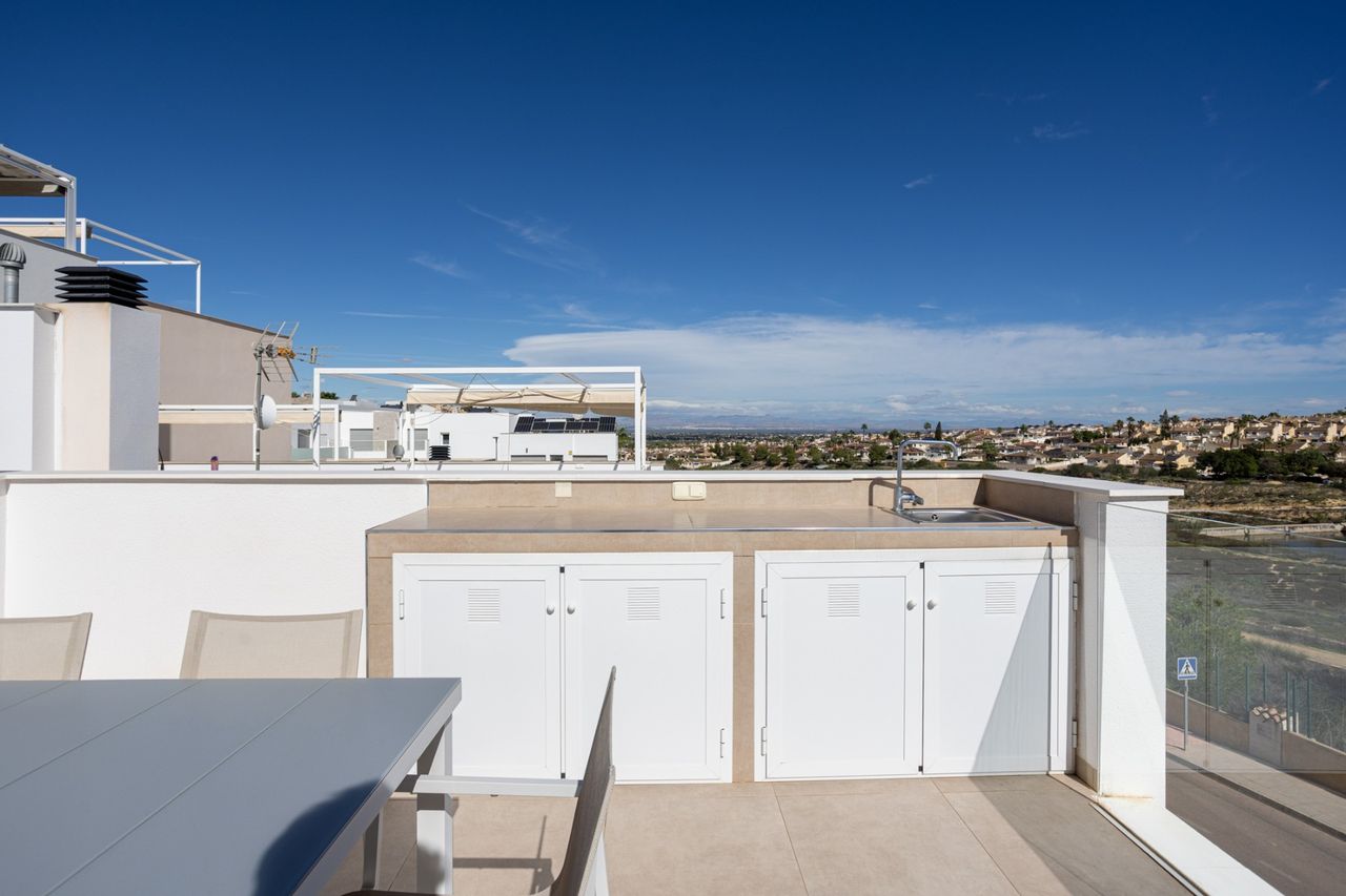 Kitchen in villa for sale in Benijofar