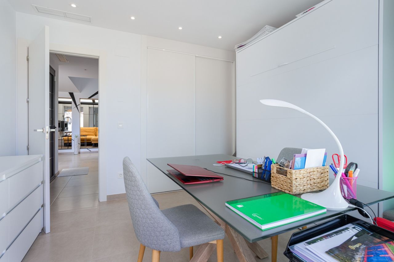 Dining area in villa for sale in Benijofar