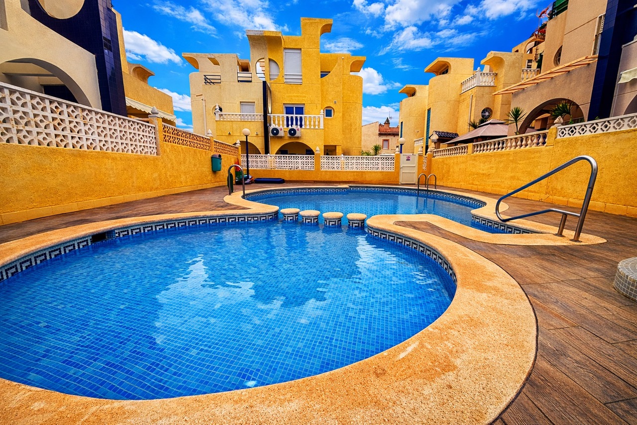 Discover this beautifully renovated townhouse in the heart of Torrevieja, just a 2-minute walk from