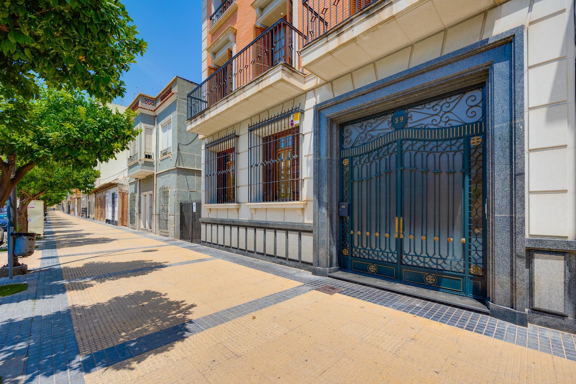 We present a unique property—a dream mansion in the heart of Callosa de Segura that combines history
