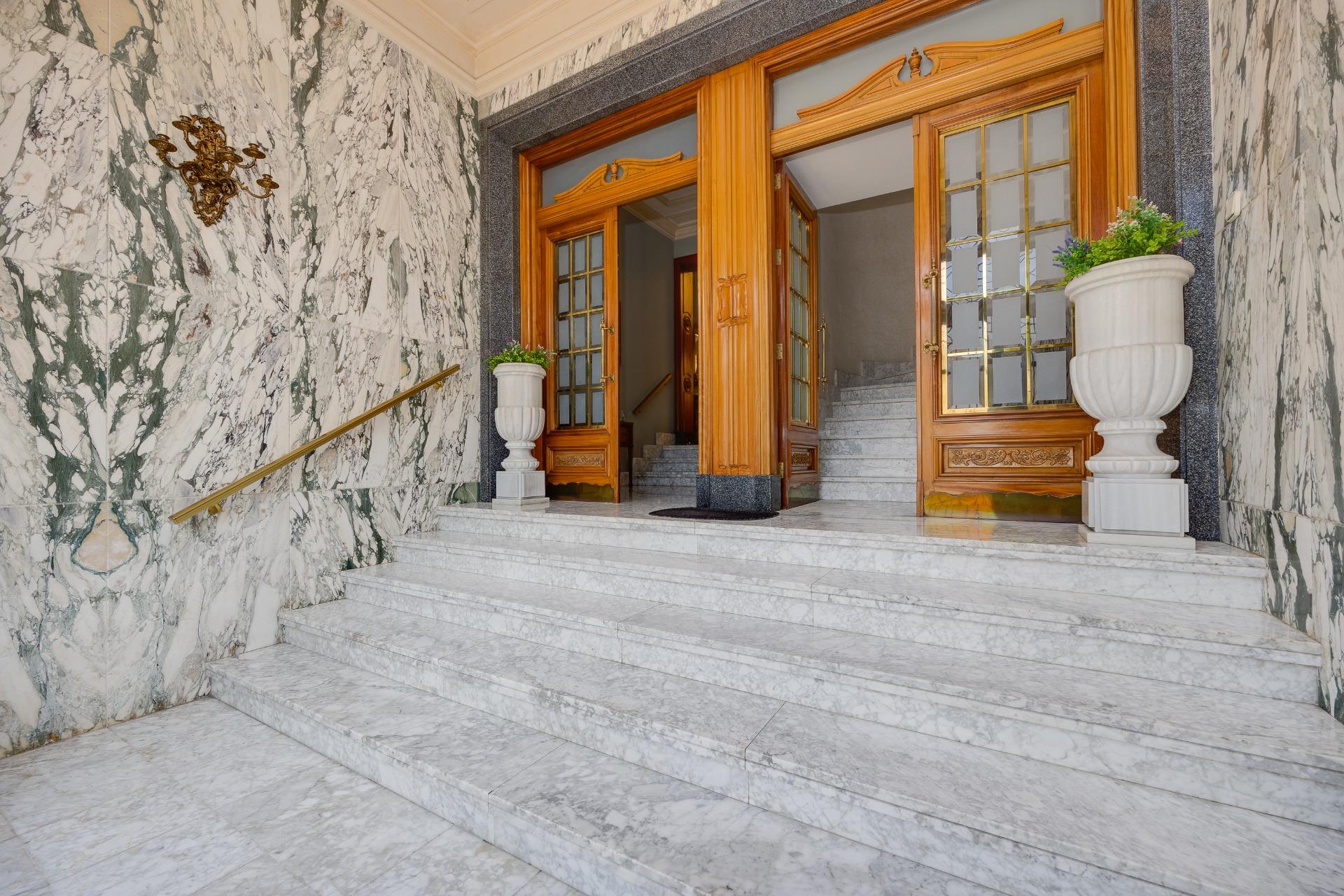 We present a unique property—a dream mansion in the heart of Callosa de Segura that combines history