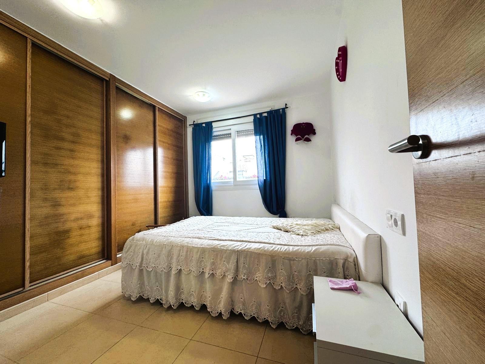 Master bedroom in villa for sale in Alhama De Murcia