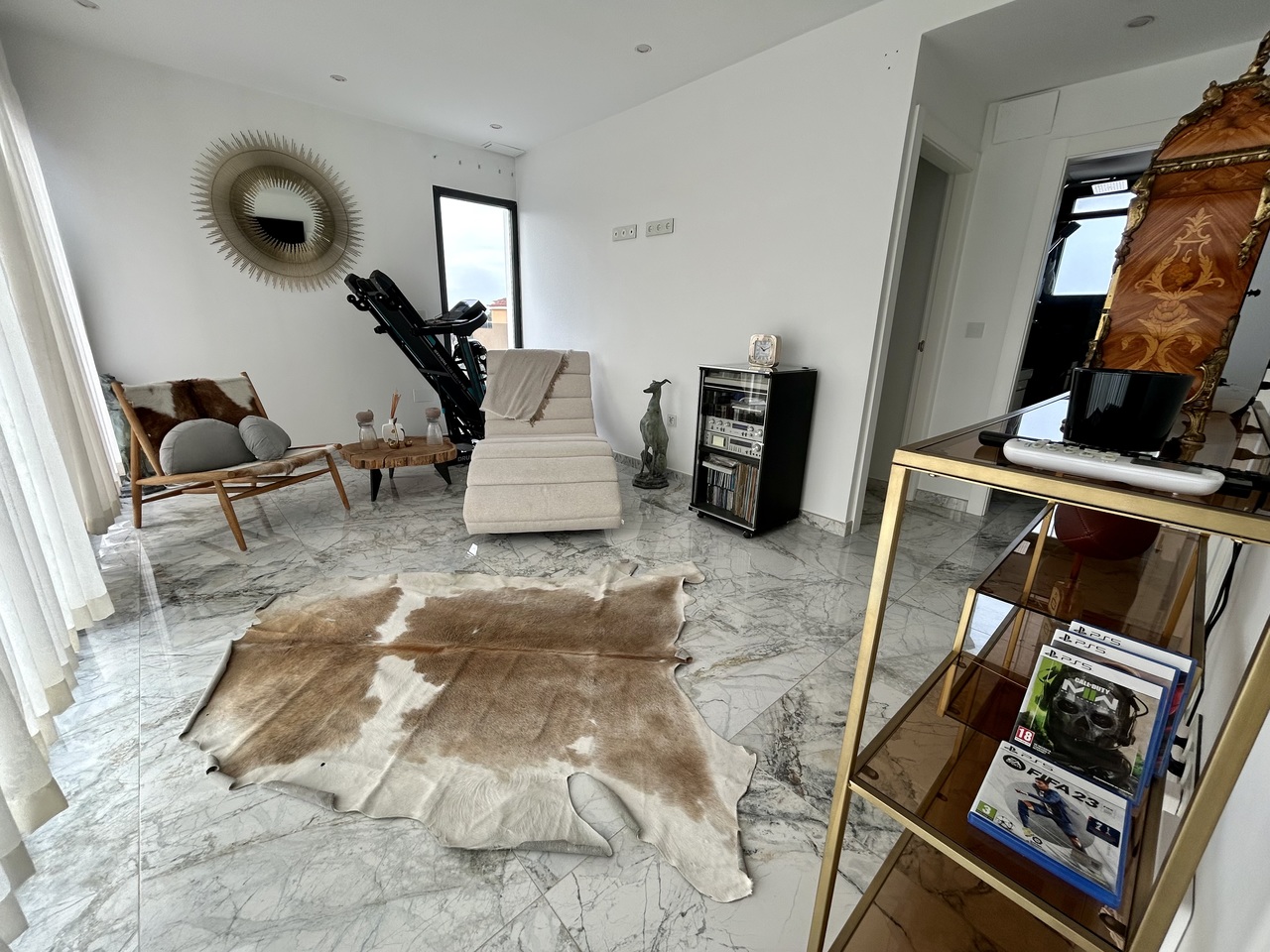 Kitchen in villa for sale in Los Balcones