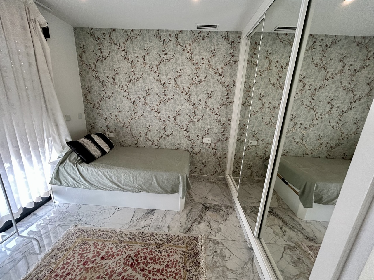 Master bedroom in villa for sale in Los Balcones