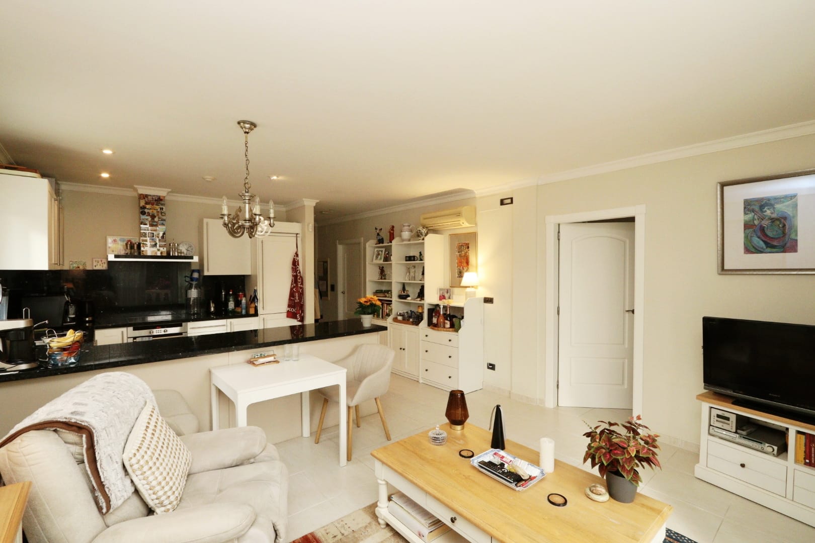 Living room in apartment for sale in Benissa