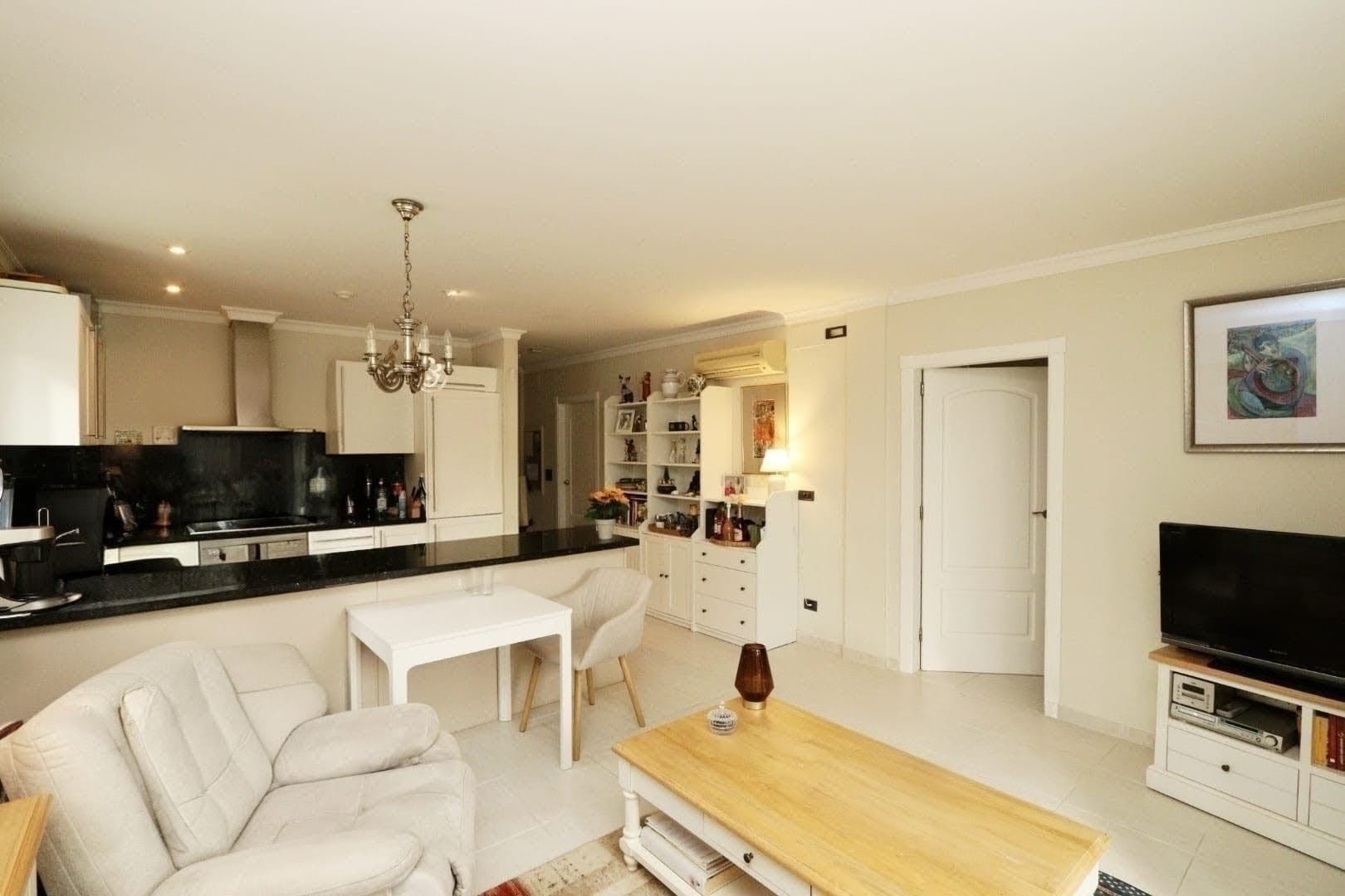 Master bedroom in apartment for sale in Benissa