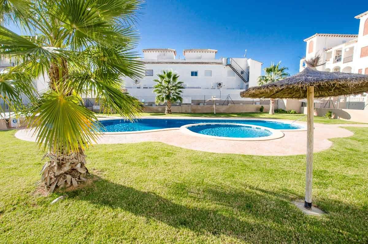 Bedroom in bungalow for sale in Orihuela Costa
