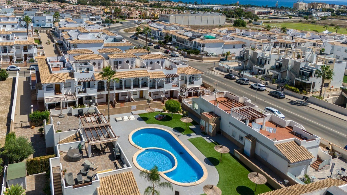 Exterior view in bungalow for sale in Orihuela Costa