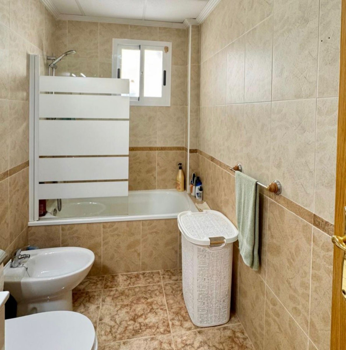 Dining area in bungalow for sale in Orihuela Costa