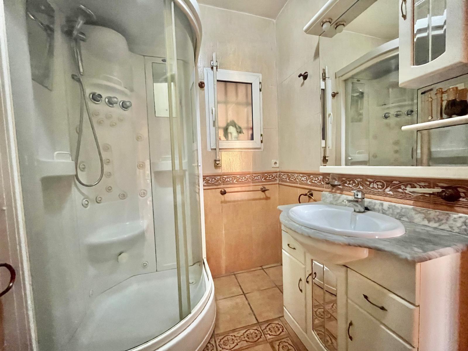 Master bedroom in villa for sale in Torrevieja