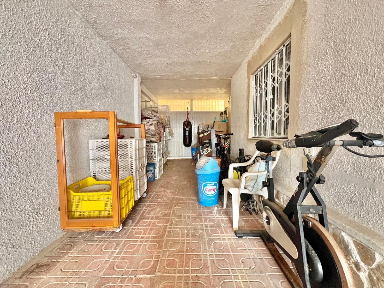 Terrace in villa for sale in Torrevieja