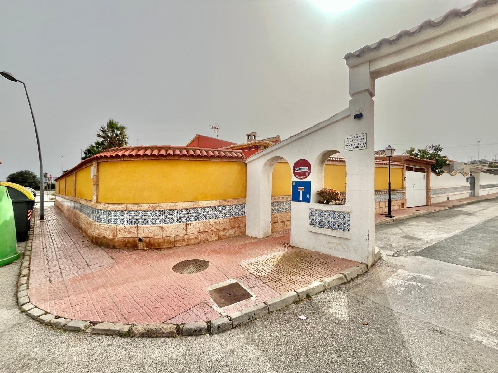 Exterior view in villa for sale in Torrevieja