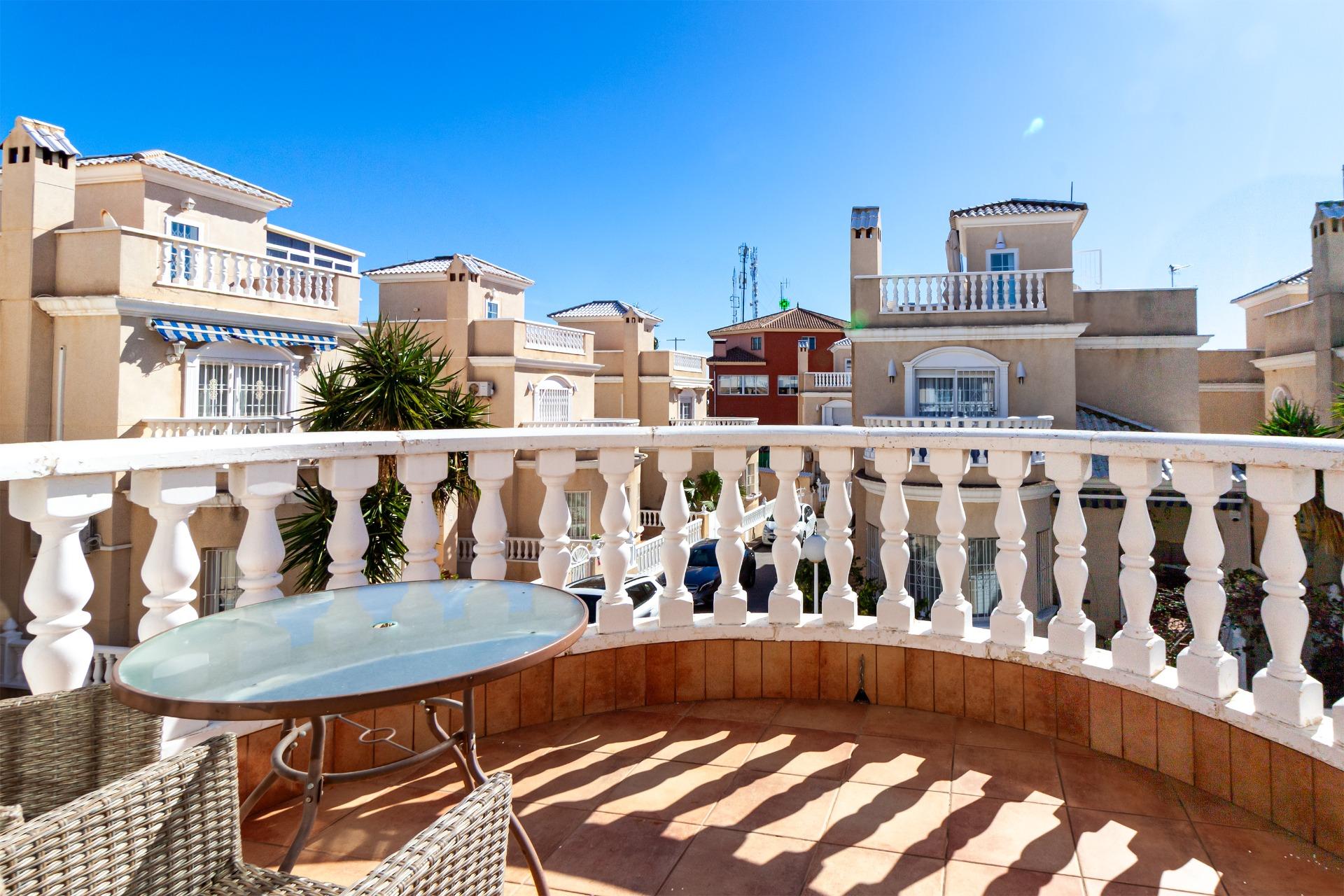 Kitchen in villa for sale in Orihuela Costa