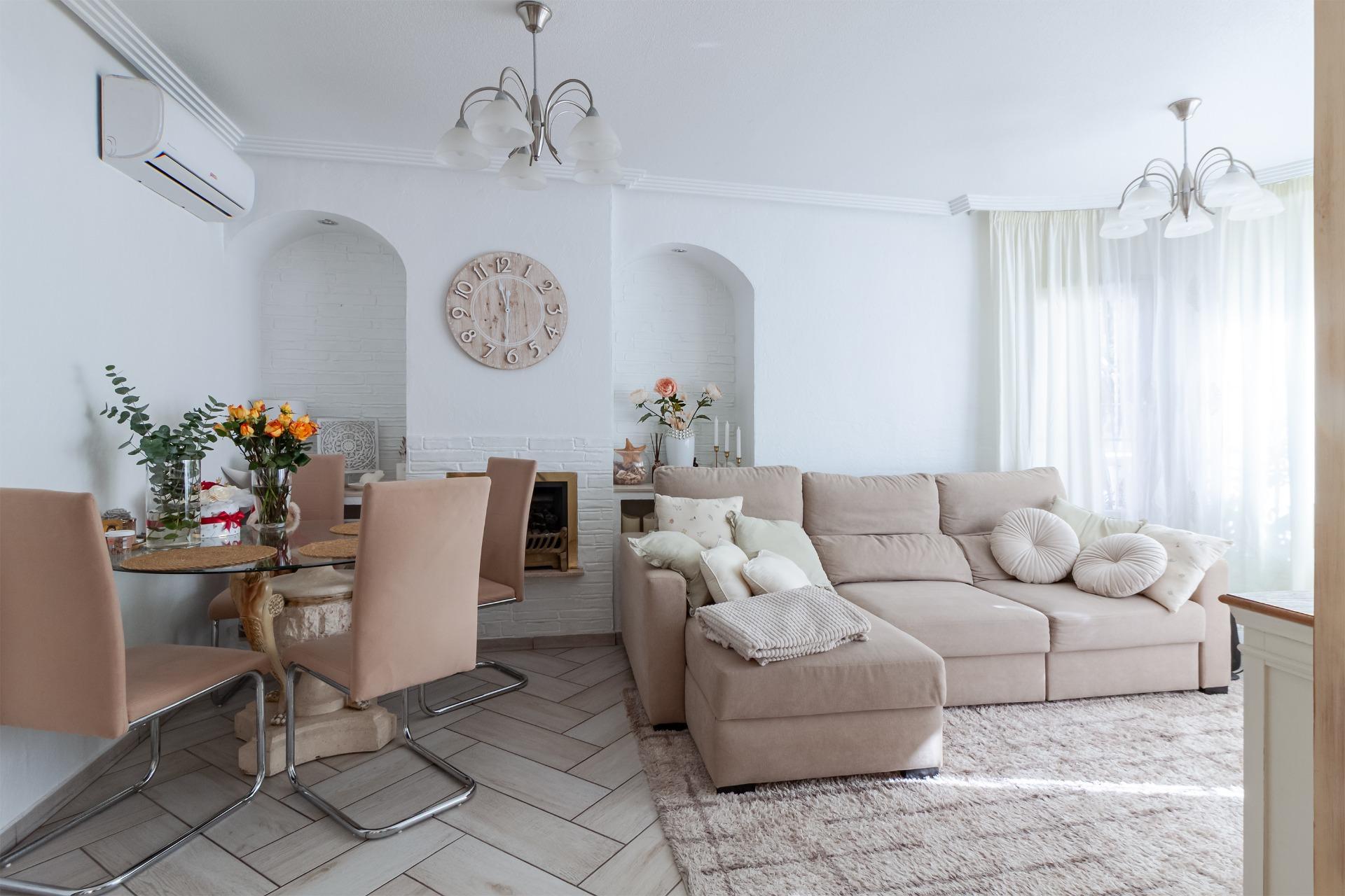 Bedroom in villa for sale in Orihuela Costa