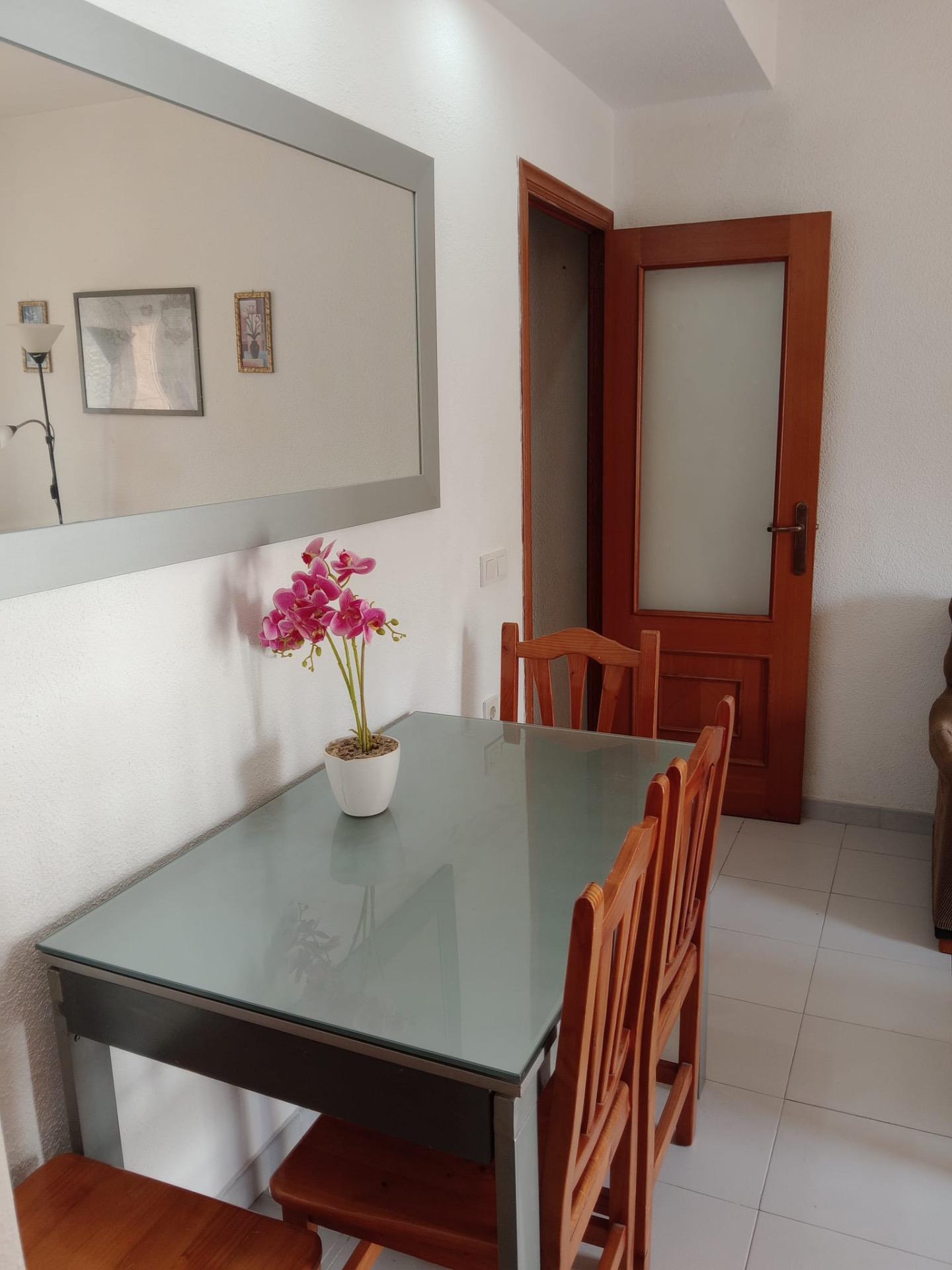 Bedroom in apartment for sale in Torrevieja