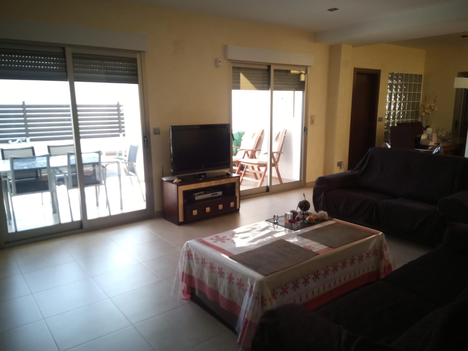 Garden in villa for sale in Cox