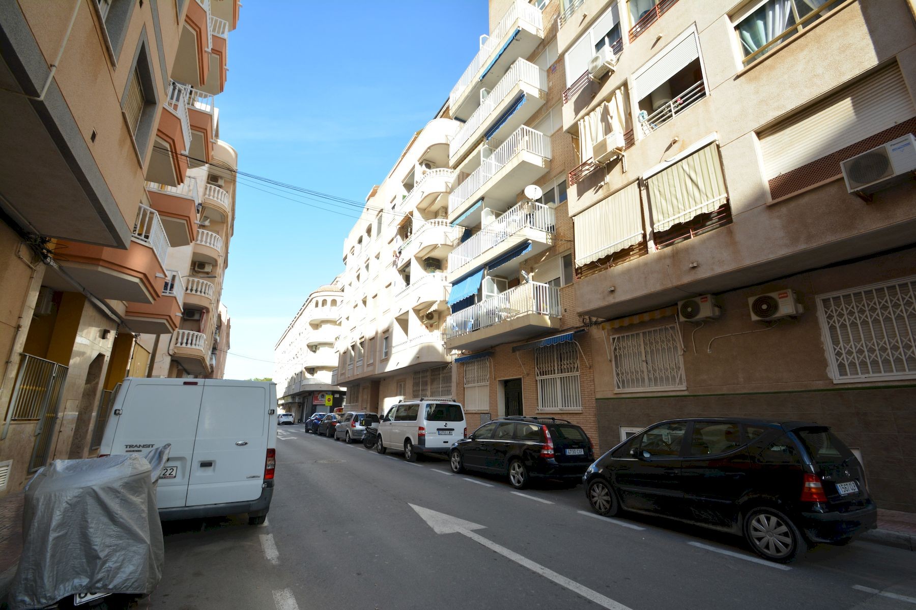 Bedroom in apartment for sale in Torrevieja