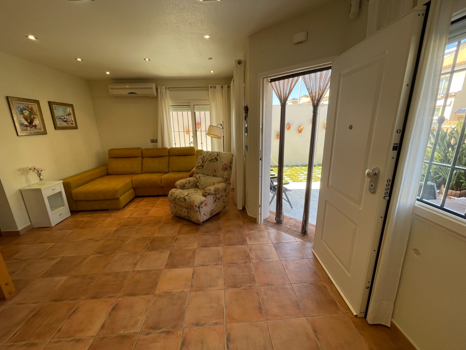 Exterior view in terraced for sale in Torre de La Horadada