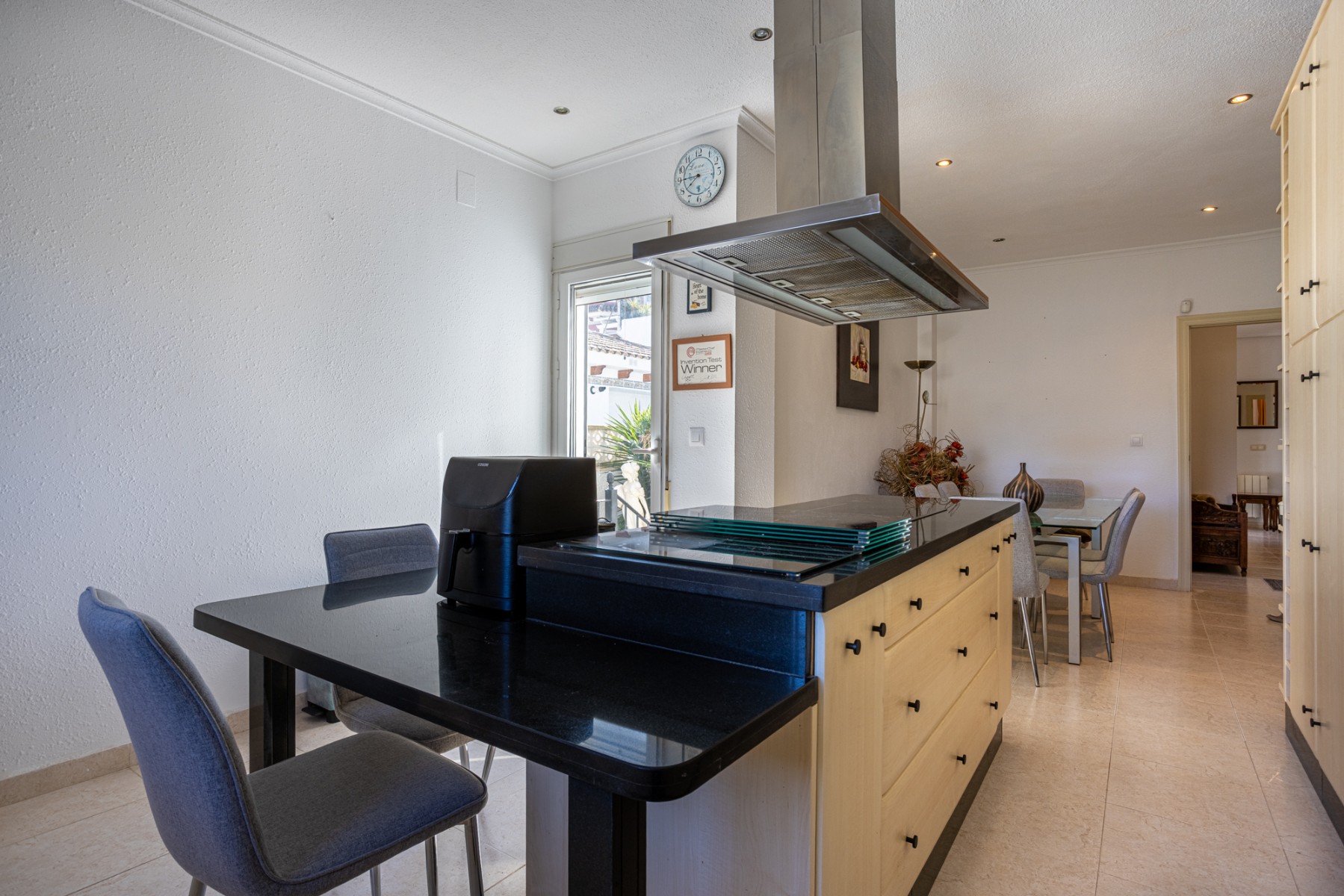 Master bedroom in villa for sale in Bigastro