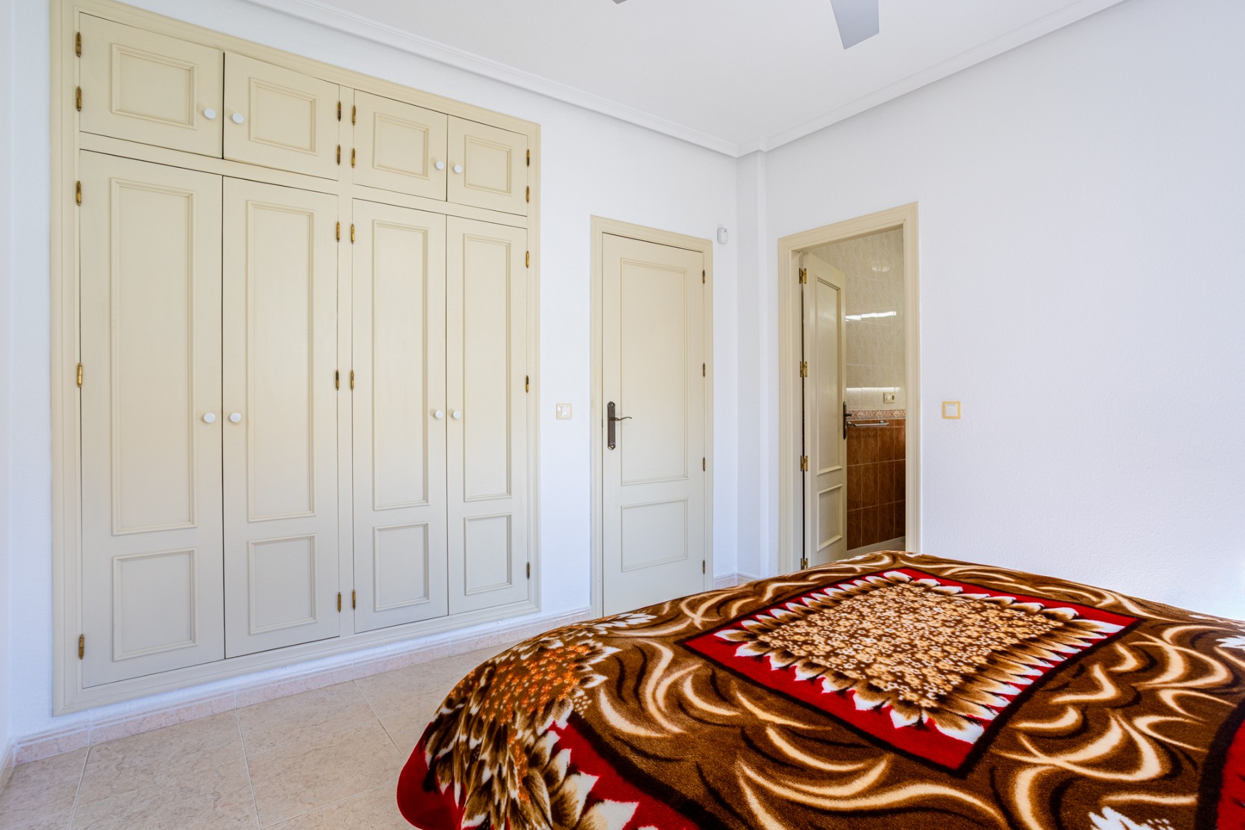 Bathroom in villa for sale in Bigastro