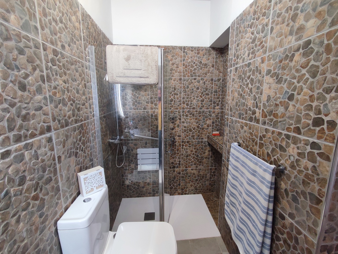 Pool area in villa for sale in Peraleja Golf