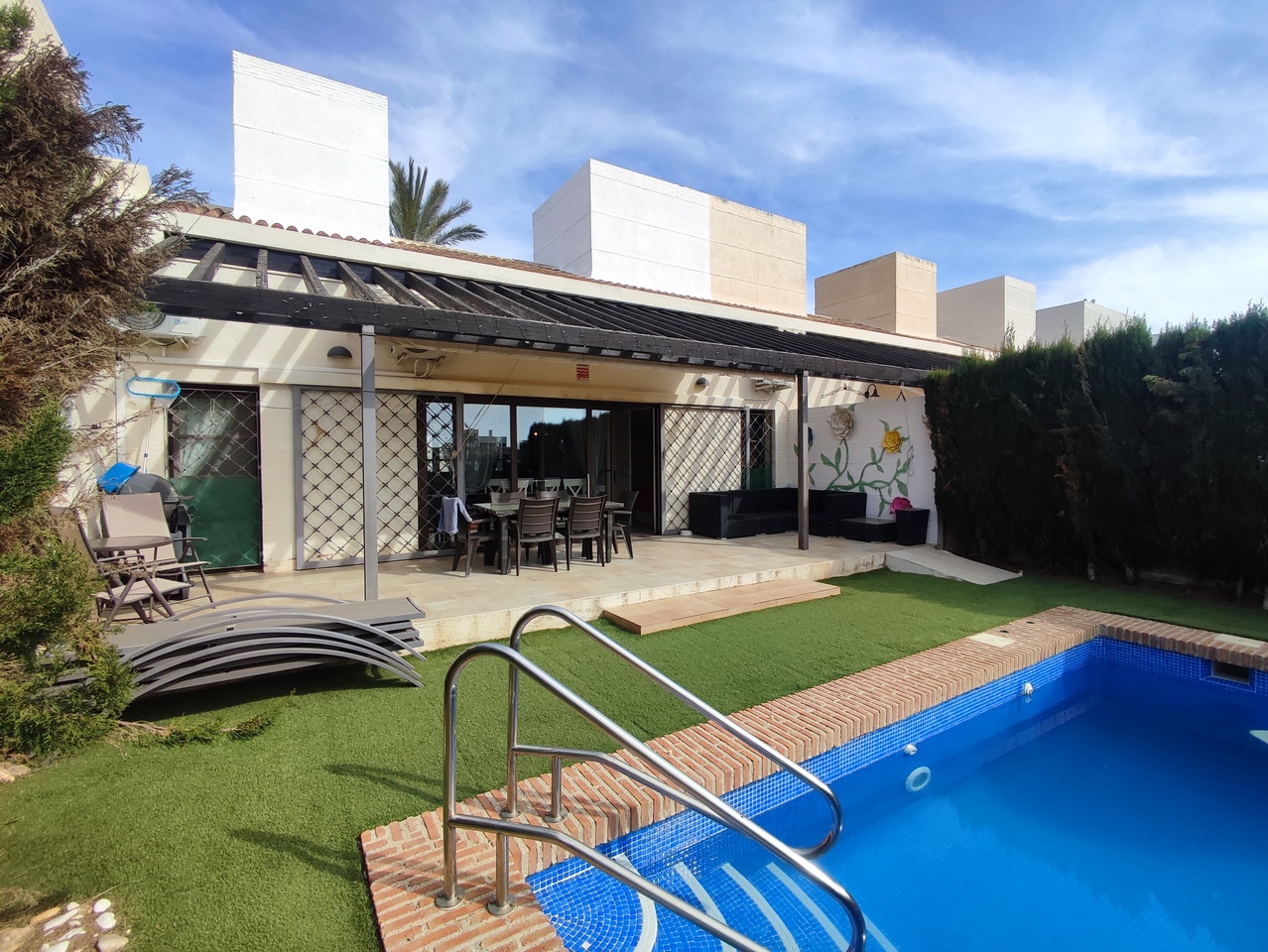 Garden in villa for sale in Peraleja Golf