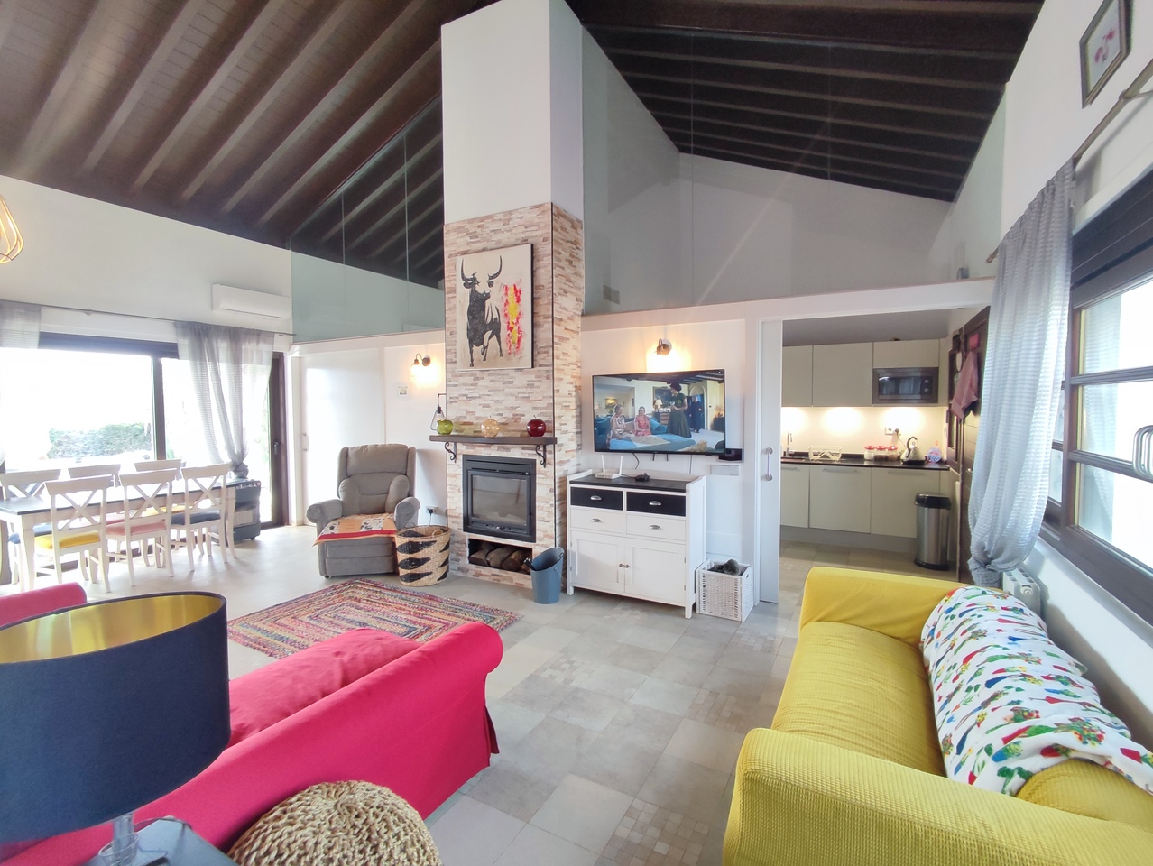 Dining area in villa for sale in Peraleja Golf