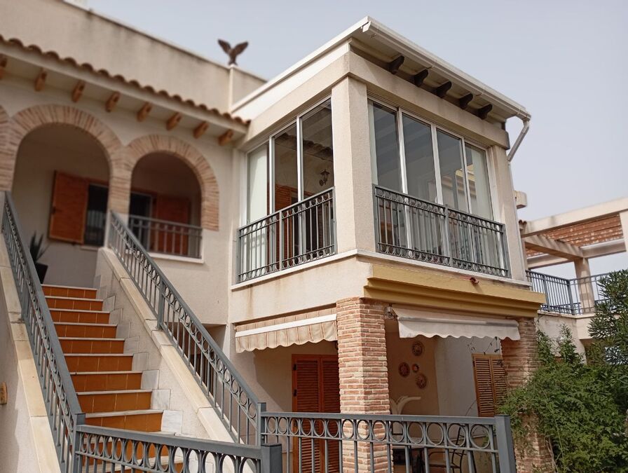 Garden in apartment for sale in Daya Vieja