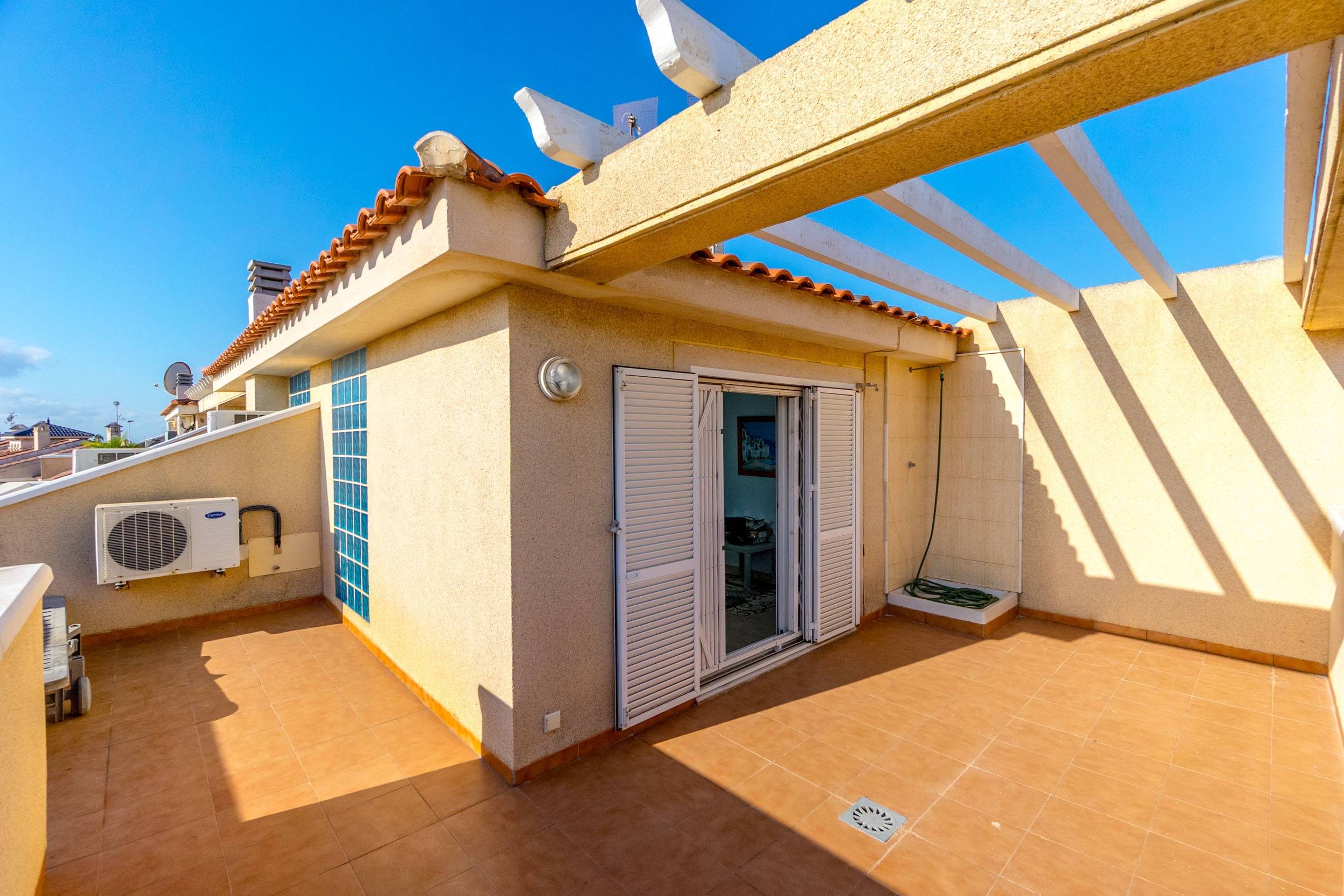Bedroom in duplex for sale in Orihuela Costa