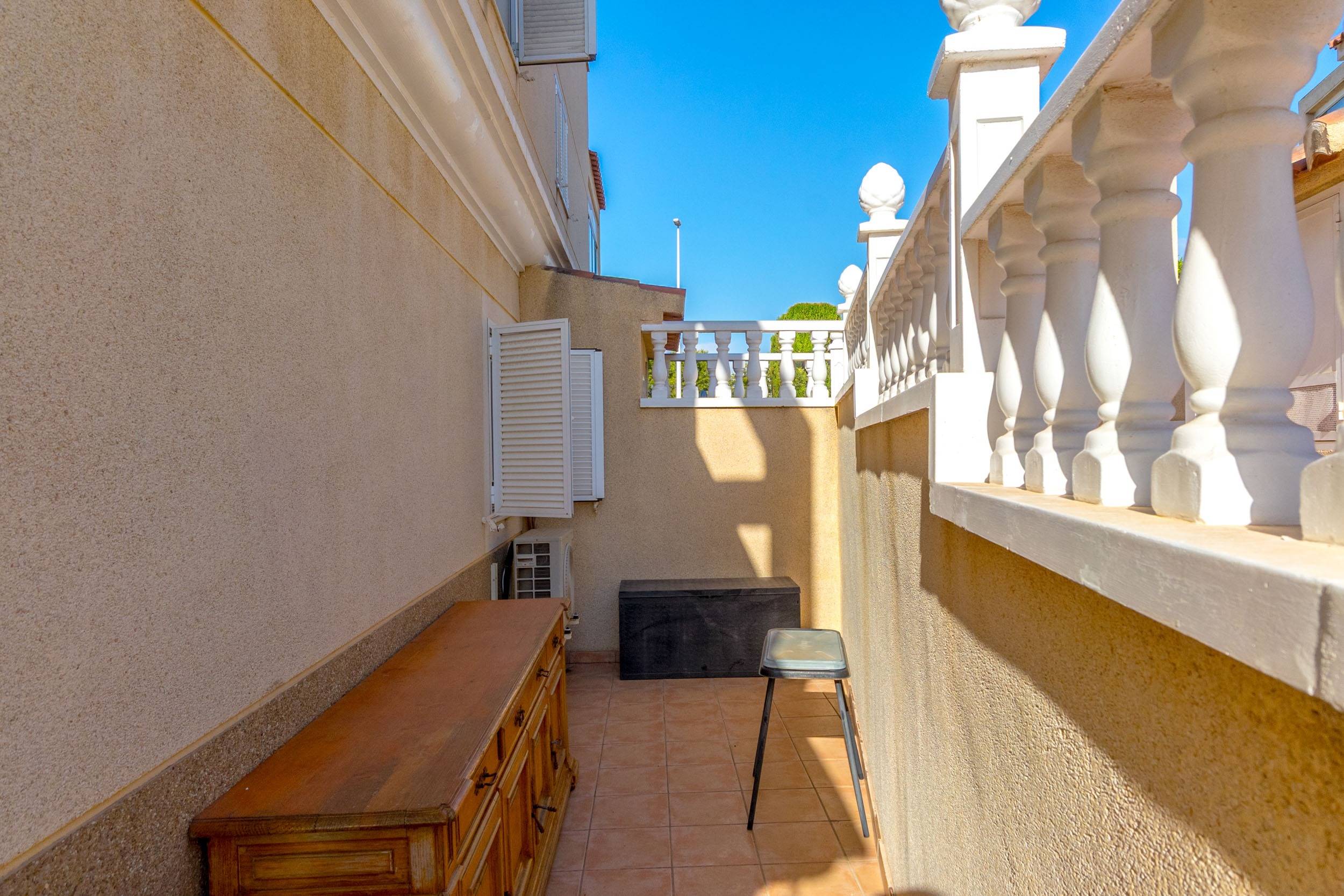Garden in duplex for sale in Orihuela Costa