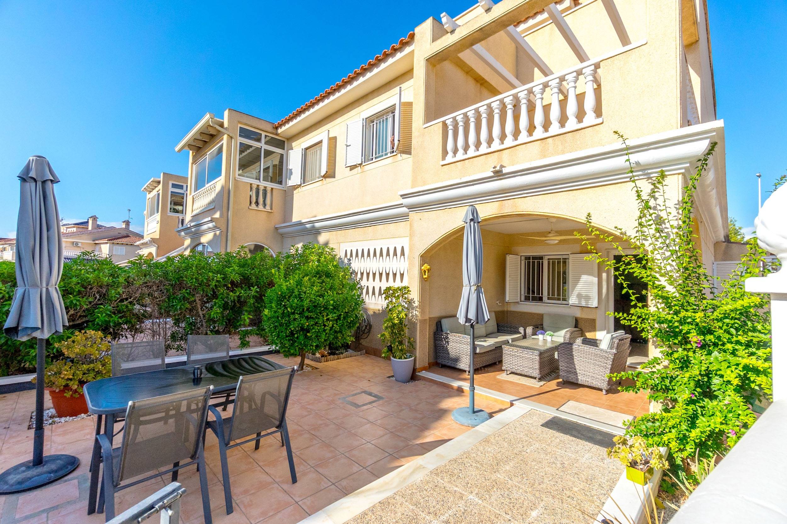 Exterior view in duplex for sale in Orihuela Costa