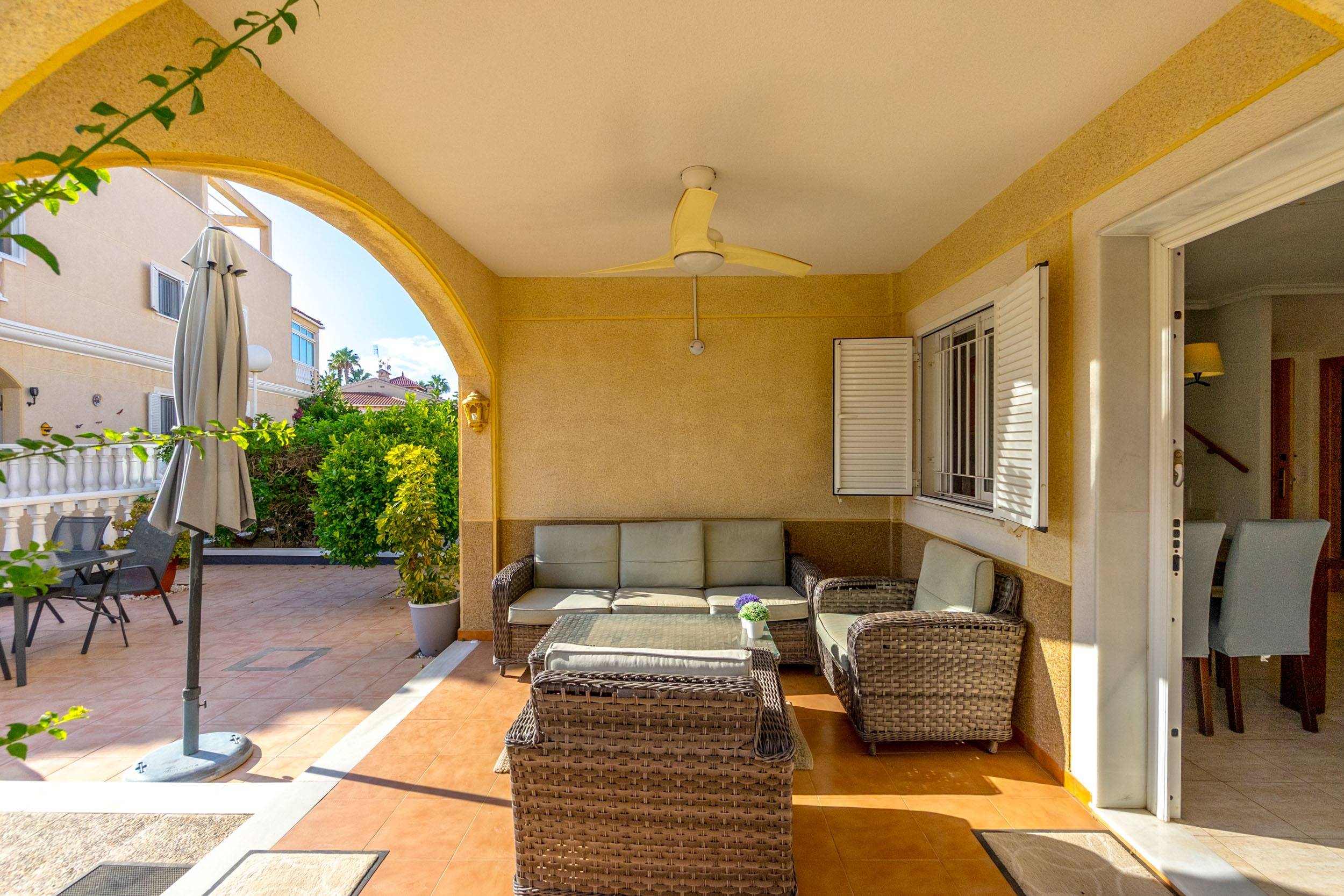 Garden in duplex for sale in Orihuela Costa