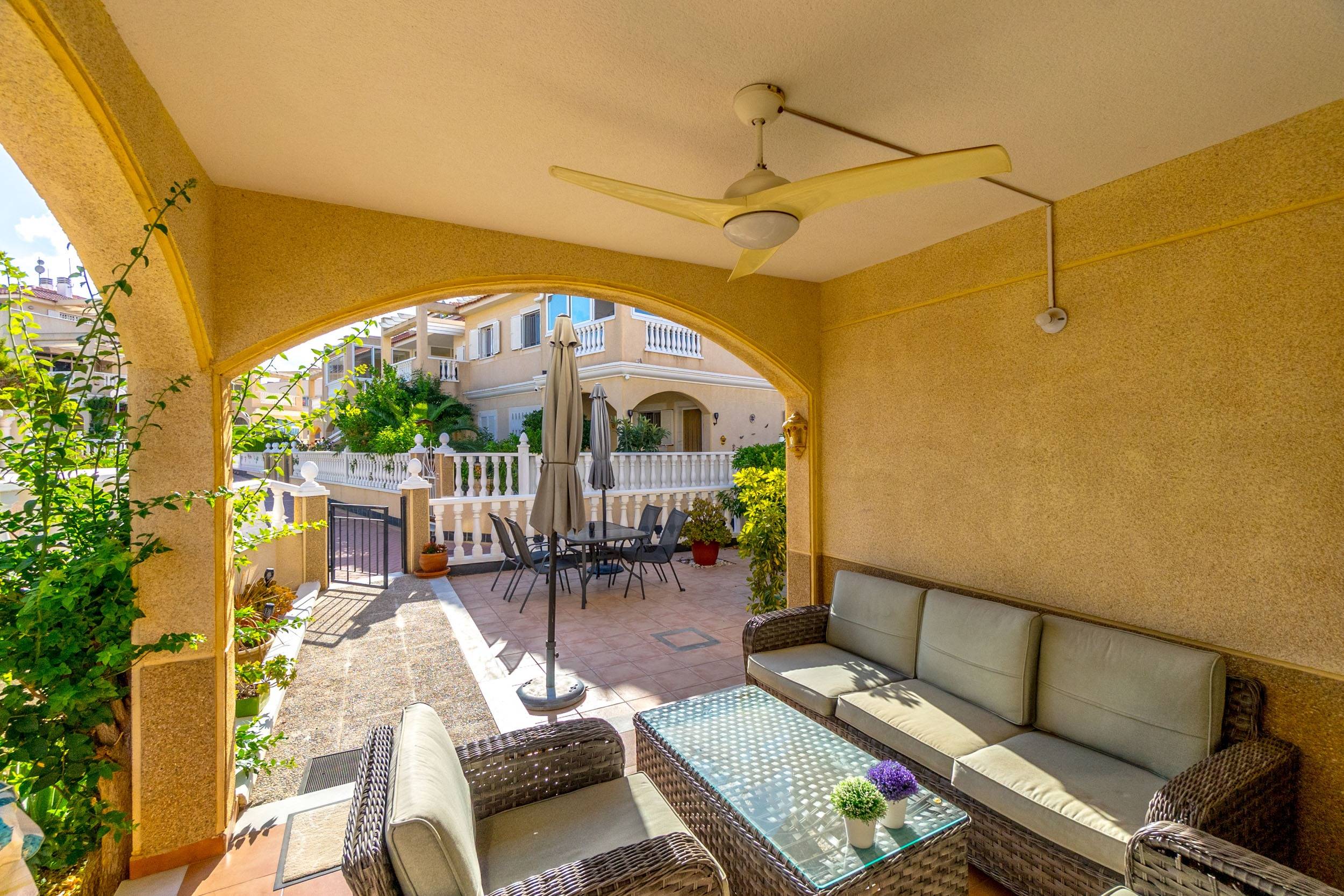 Dining area in duplex for sale in Orihuela Costa