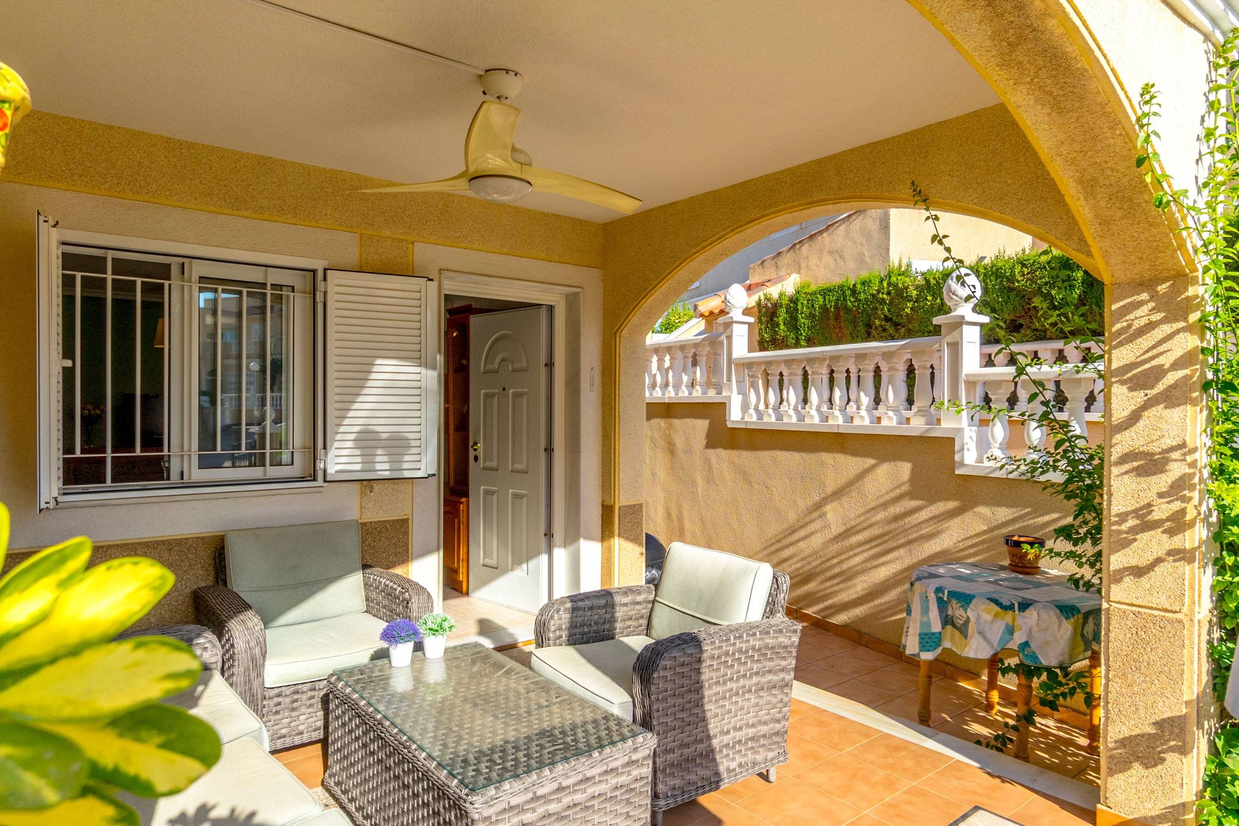 Bedroom in duplex for sale in Orihuela Costa